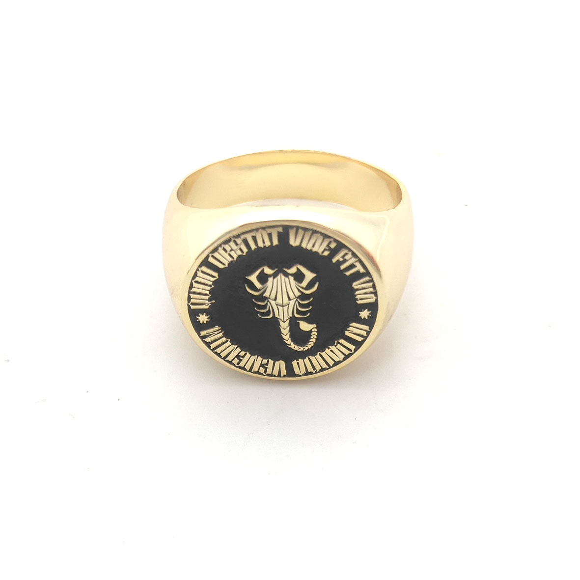 Custom Engraved 17mm Round Top - Initial Ring Custom recensione e prezzo