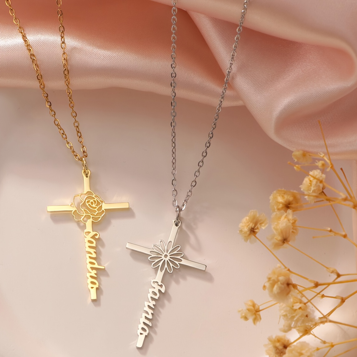 Custom Birth Flower Cross Name - Birth Flower Necklace recensione e prezzo