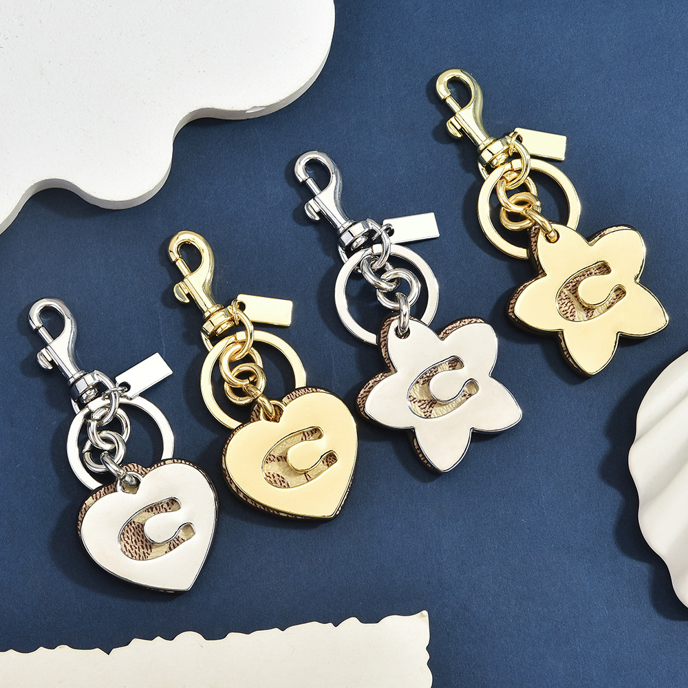 Initial C Monogram Bag Charm K - Monogram Keychain Leather recensione e prezzo