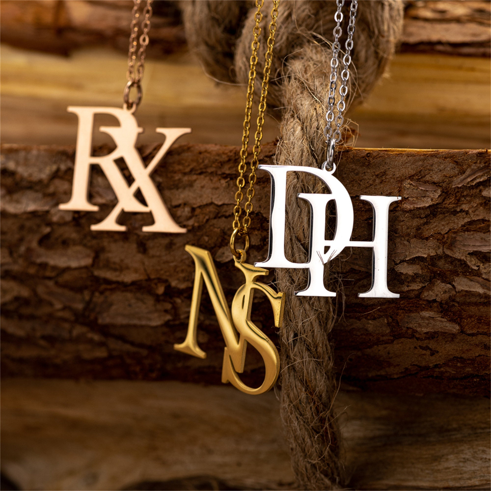 Couples Custom Initial Letter  - Birth Flower Necklace recensione e prezzo