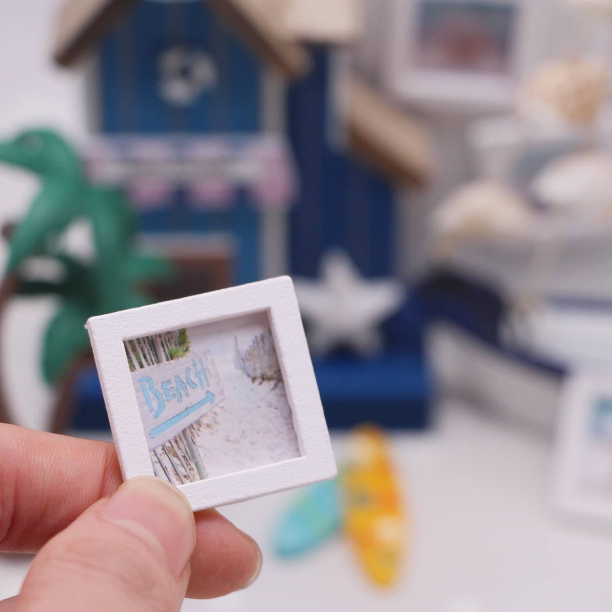 Dollhouse Miniature Wooden Oce - Engraved Wood Frame recensione e prezzo