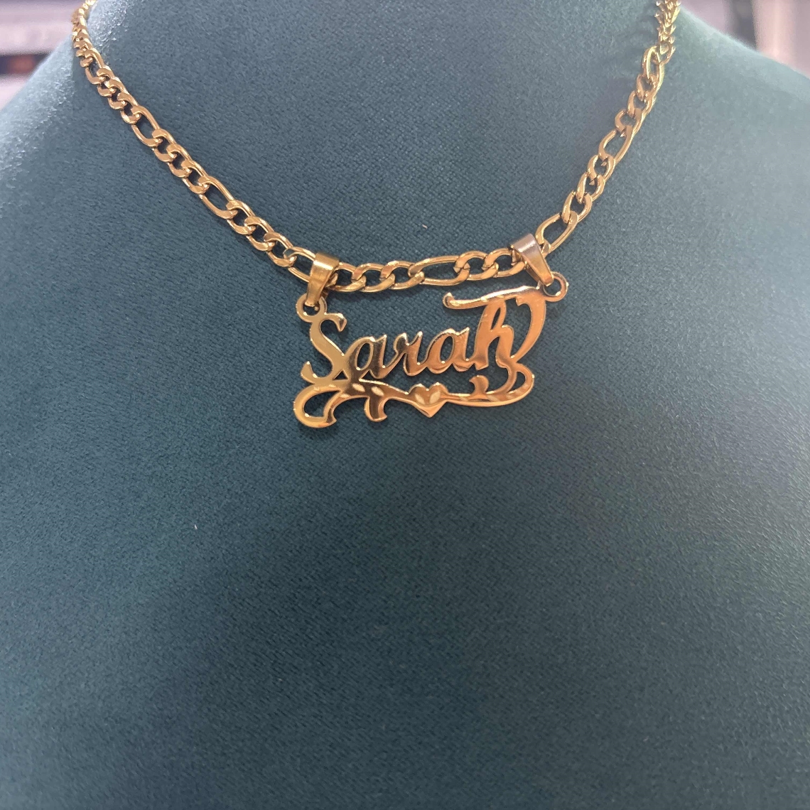 Custom Figaro Chain Heart Name - Name Necklace Custom recensione e prezzo