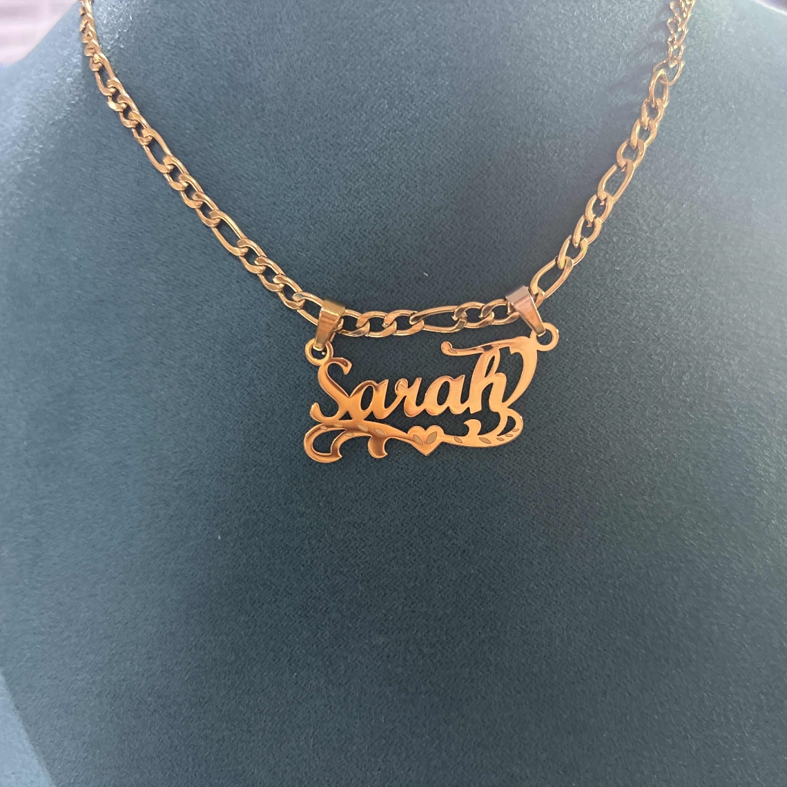 Custom Figaro Chain Heart Name - Name Necklace Custom recensione e prezzo