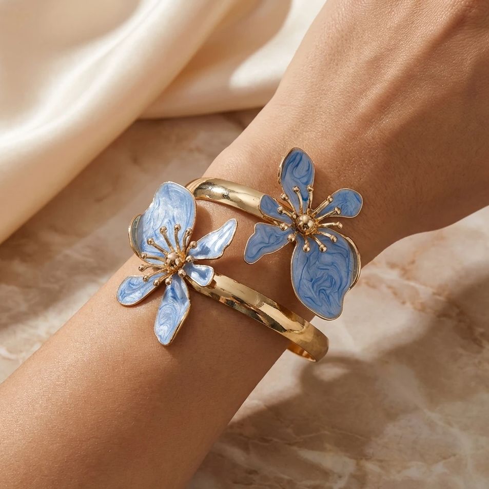 Elegant Enamel Flower Open Cuf - Coordinates Bracelet recensione e prezzo